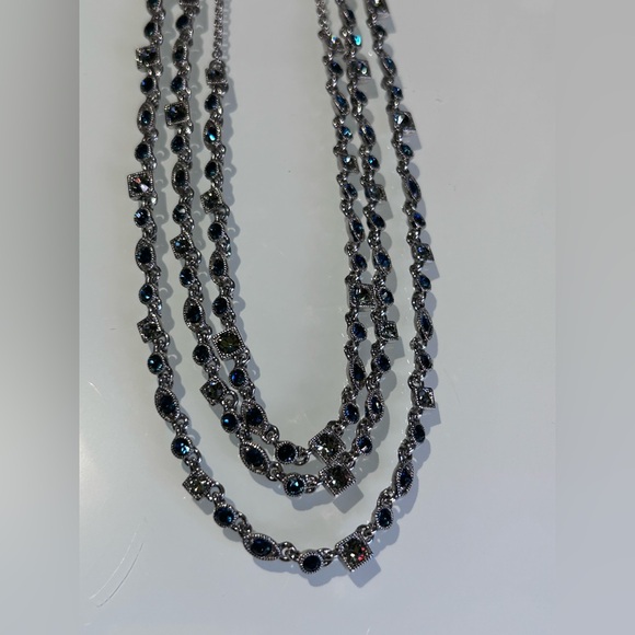 Givenchy layered necklace - Picture 9 of 10